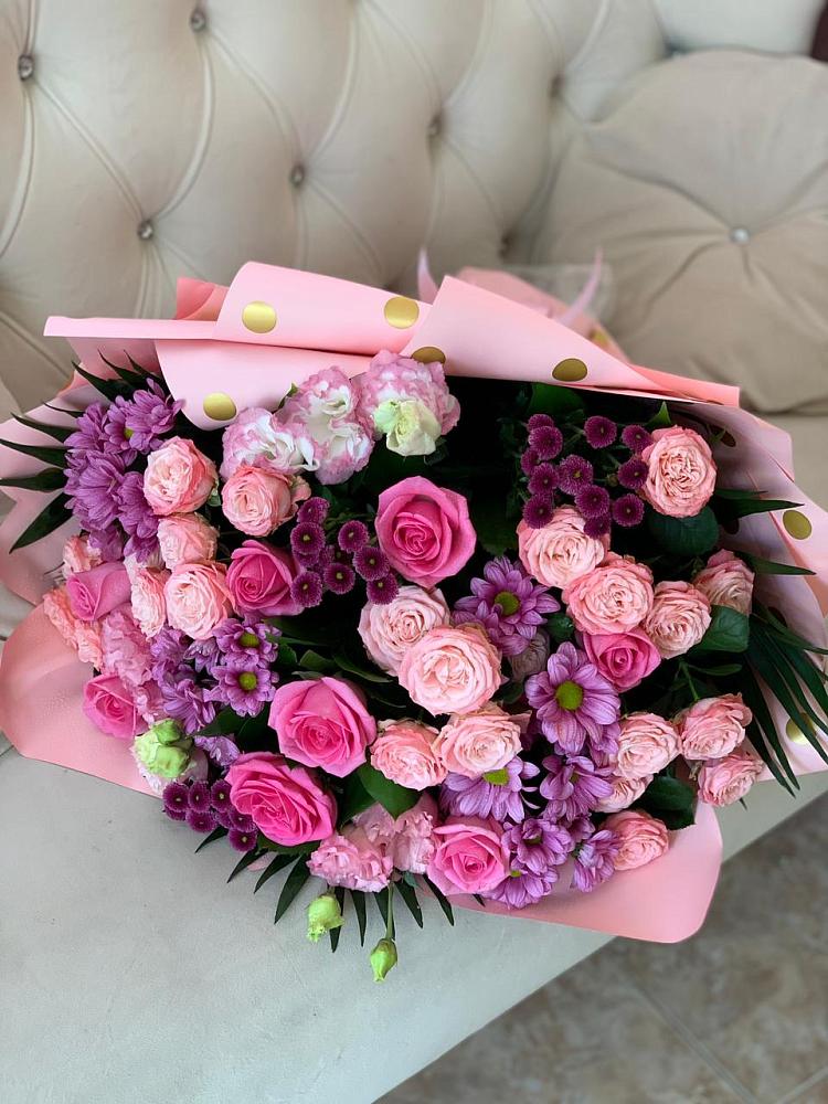 Букет цветов из: Хризантемы, Розы и Лизиантусы в Подгорном