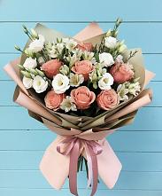 Букет цветов из:  Розы, Альстромерии и Лизиантусы в Подгорном