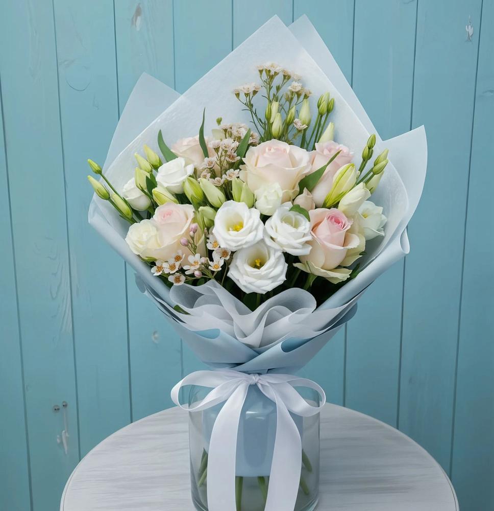 Букет цветов из: Розы и Лизиантусы в Подгорном