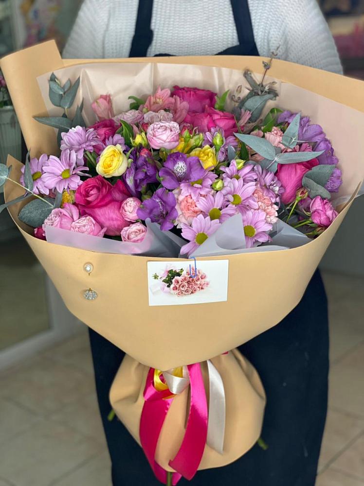 Букет цветов из: Хризантемы, Гвоздики и Альстромерии в Подгорном