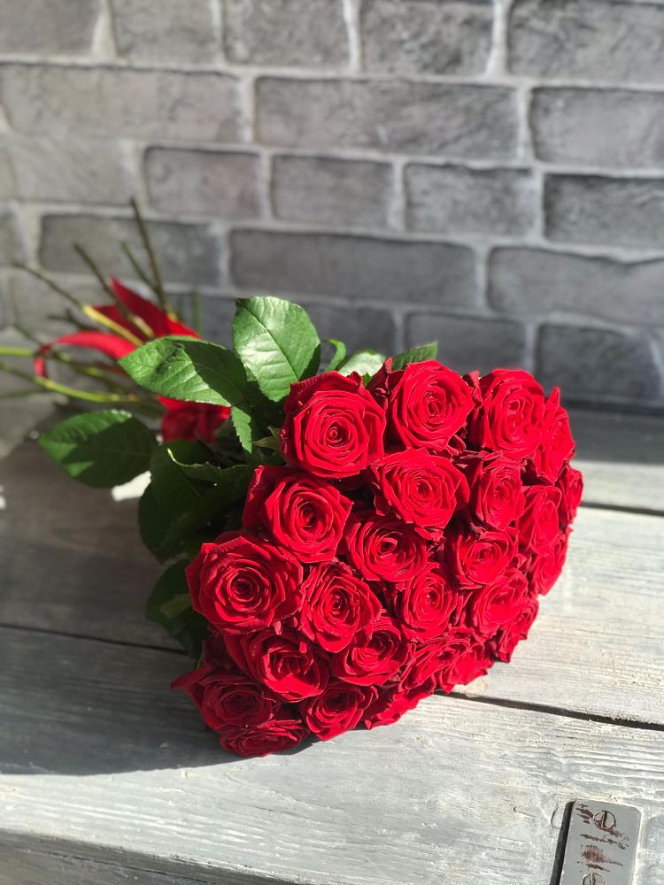 Букет Красные розы Фридом в Подгорном