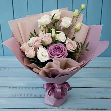 Букет цветов из:  Розы и Лизиантусы в Подгорном