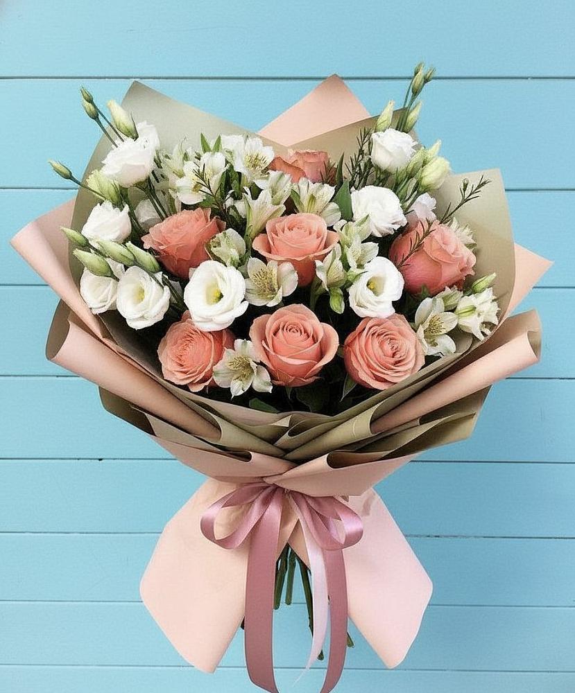 Букет цветов из: Розы, Альстромерии и Лизиантусы в Подгорном