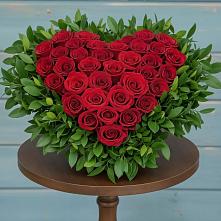 Цветочная композиция из Розы в виде сердца в Подгорном