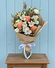 Букет цветов из:  Альстромерии, Лизиантусы, Розы и Хризантемы #REPLACE_PRED# Подгорном