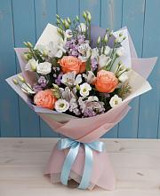 Букет цветов из:  Лизиантусы, Розы, Альстромерии и Гипсофила в Подгорном