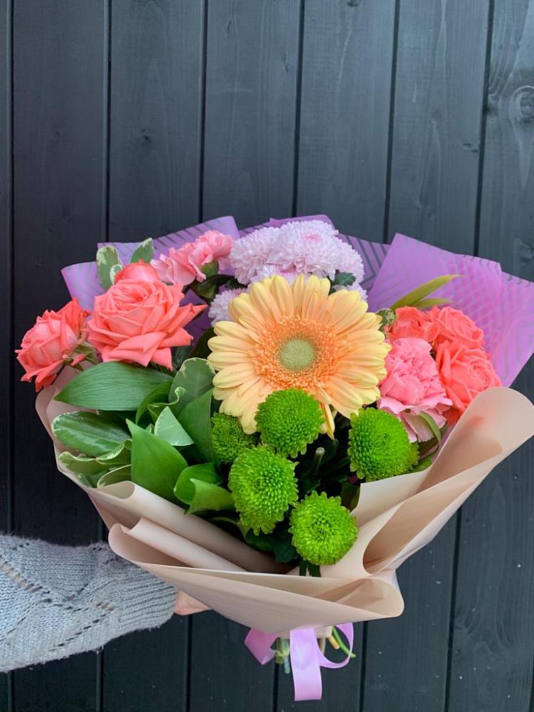 Букет цветов из: Гвоздики, Розы, Герберы и Хризантемы в Подгорном