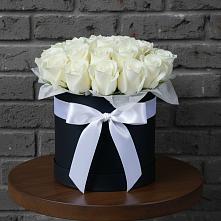 Цветочная композиция из Розы в шляпной коробке в Подгорном